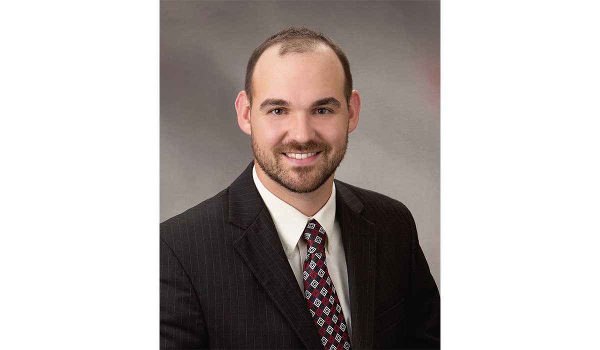 chris hull joins commercial insurance lines team